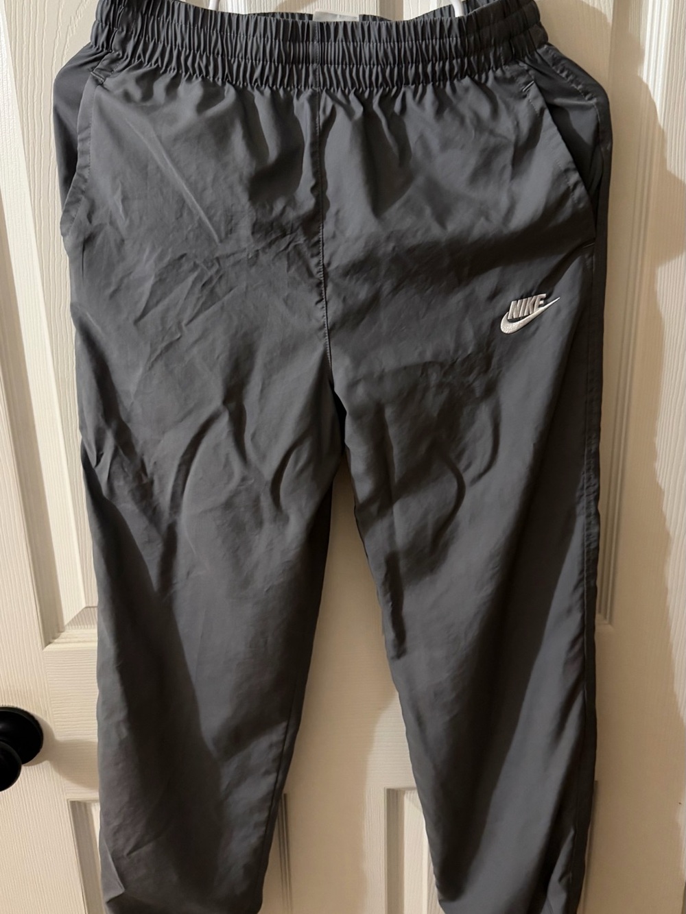Nike Men’s Dark Gray Elastic Waist Athletic Joggers